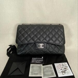 Single flap classic chanel jumbo